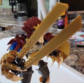 LEGO Chima Chi Laval Figure Incomplete With Manual And After Market Weapon 70200