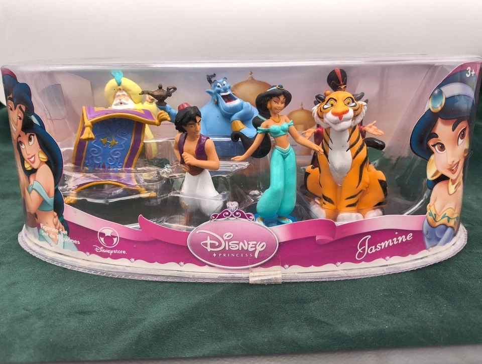 NIDB Antiguo Stock Disney Store Pesadilla Antes de Navidad y Juegos de Estatuillas Aladino Foto 4 de 4