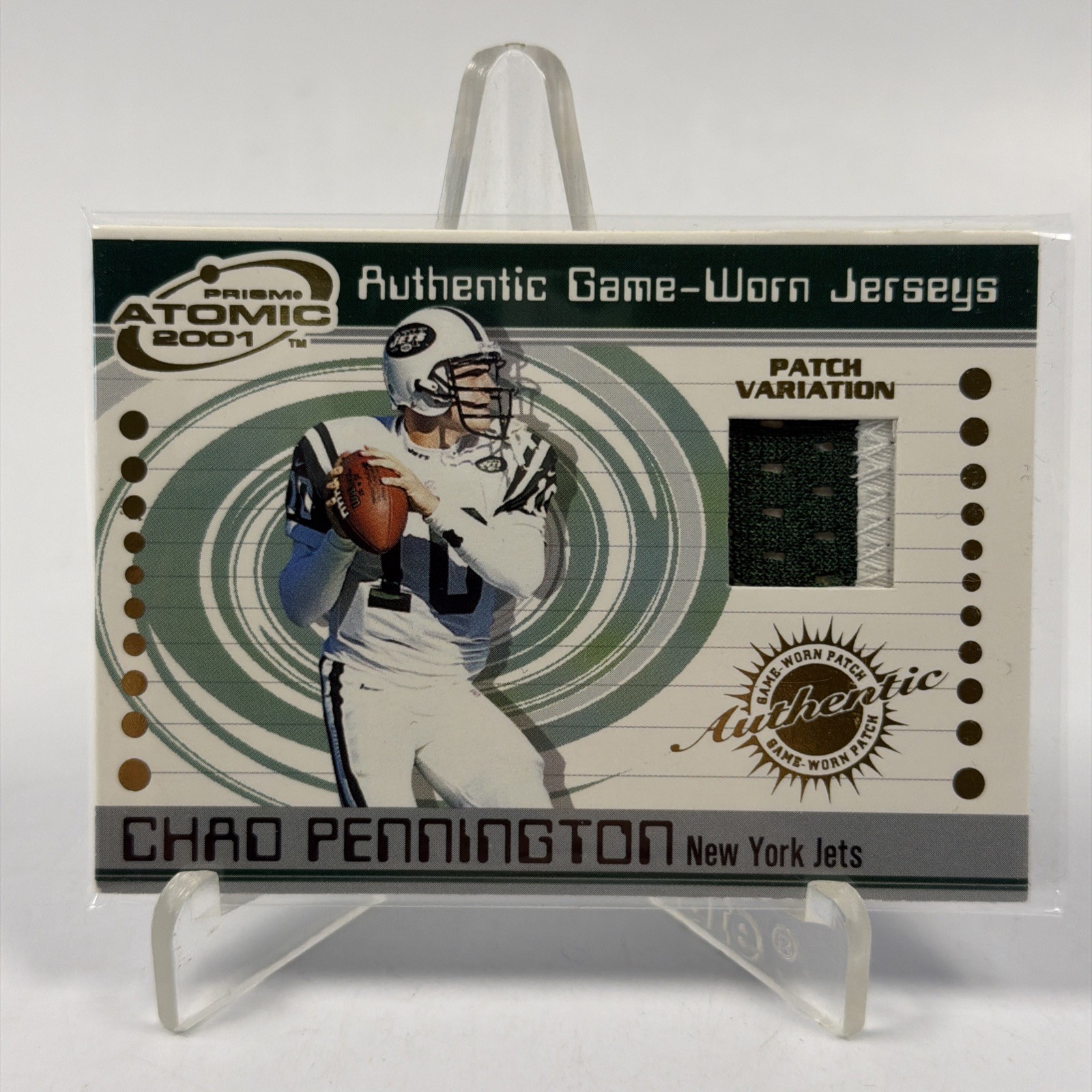 2001 Pacific Prism Atomic #132 Chad Pennington NM Card Game Worn Jersey Patch
