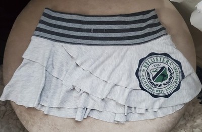Hollister Vintage Y2K Gray Tiered Ruffle Mini Skirt CA Crest Logo Striped Size S