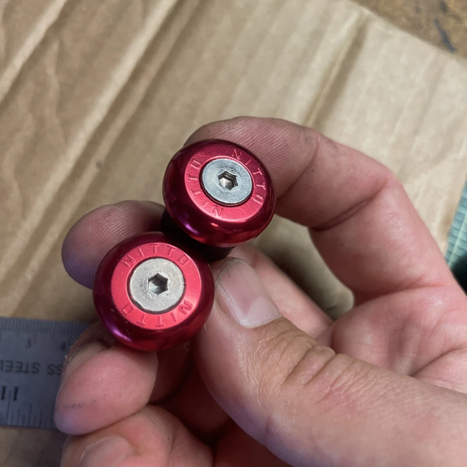 Extremos de barra NITTO rojos 22,2 mm Foto 3 de 4