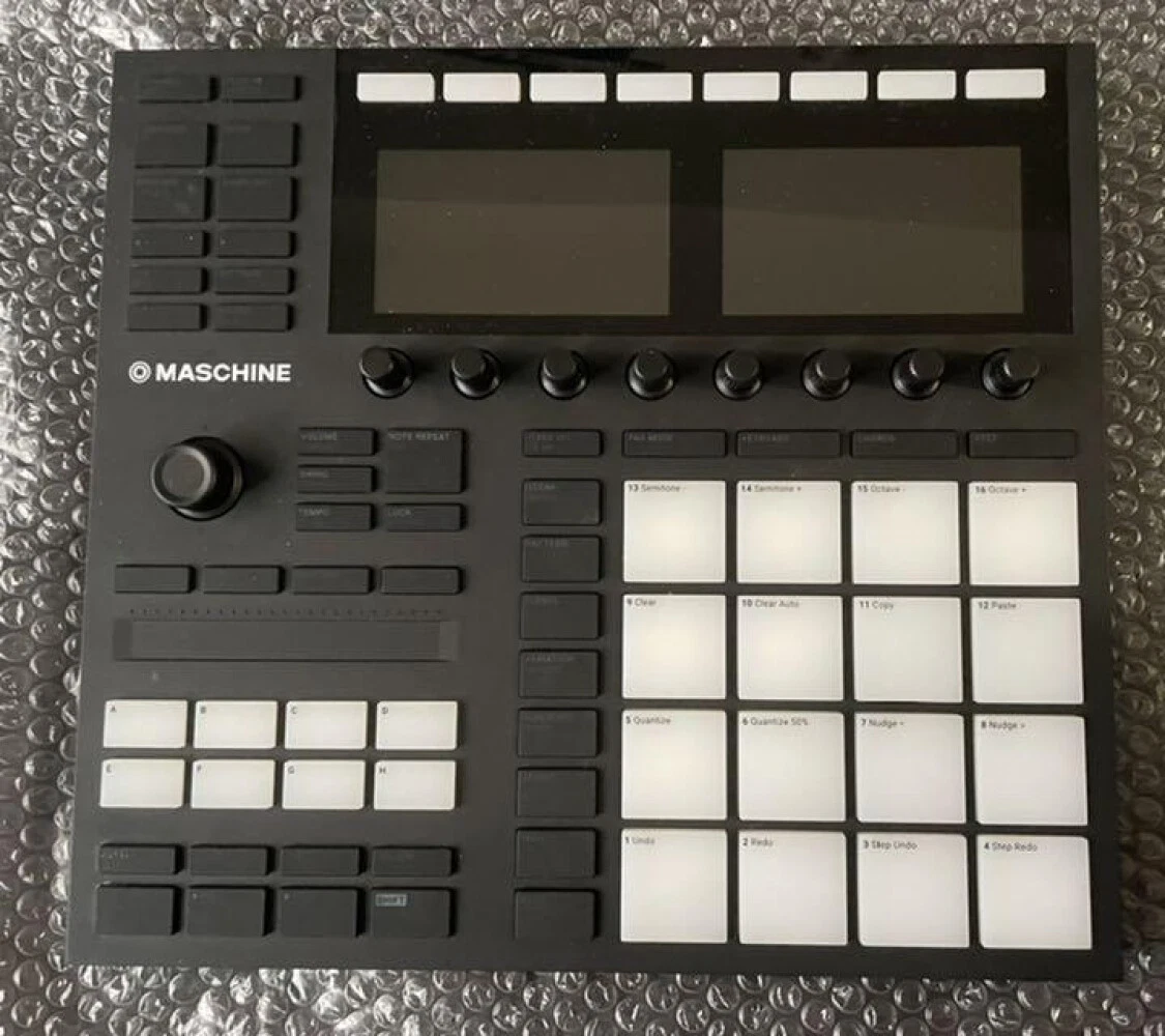 Native Instruments Groove Production System MASCHINE MK 3 with