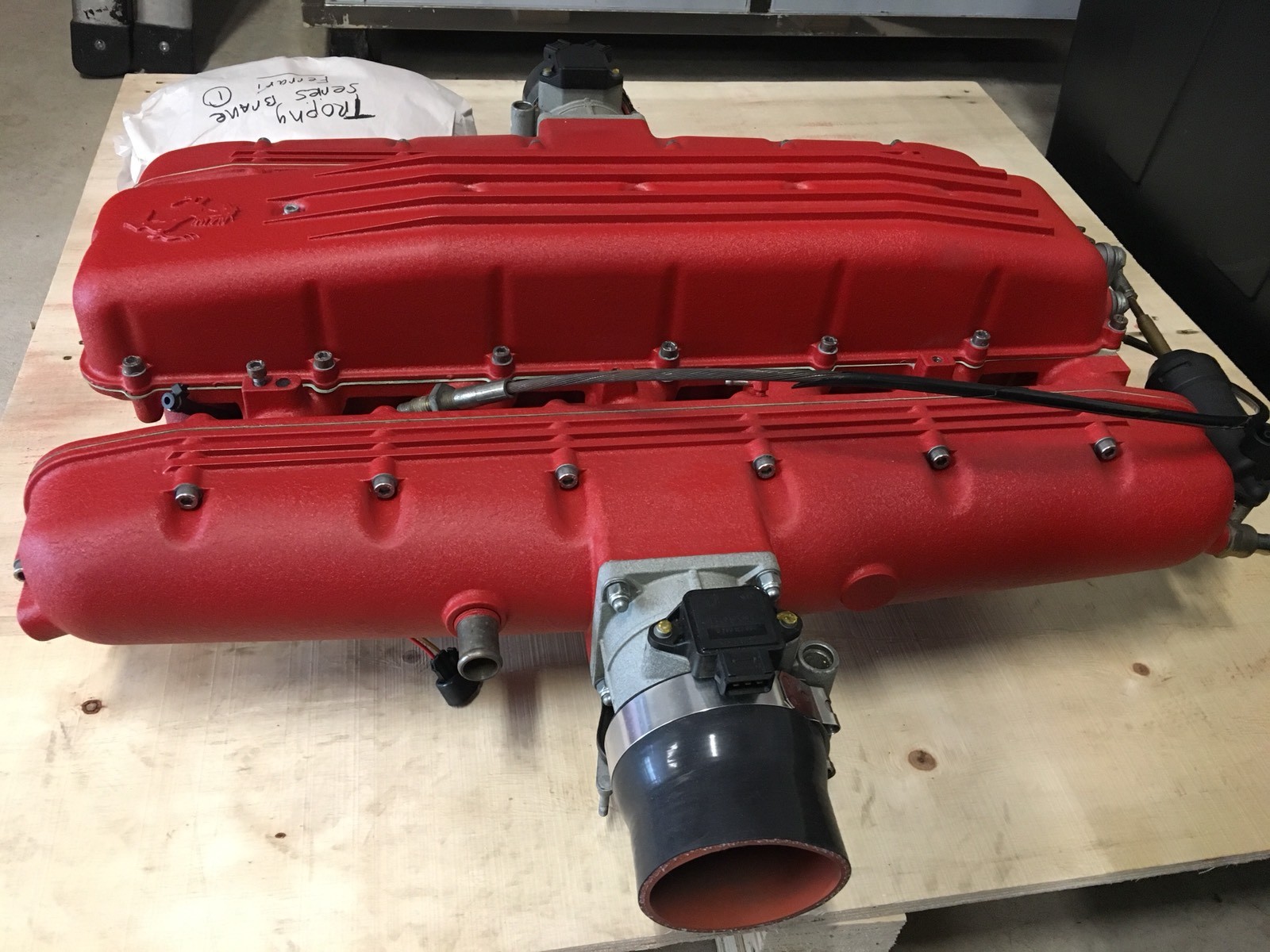 Ferrari 550 Maranello: Complete Intake Manifold /Plenum.