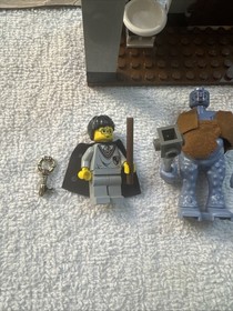 LEGO Harry Potter: Troll on the Loose (4712)  w/ Instructions ( Read )