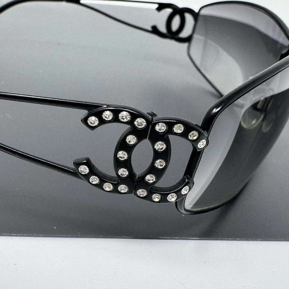 香奈儿太阳镜盾牌遮阳水钻 CoCo 标志黑色 4072 渐变 — 第 3/4 张图片