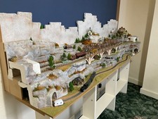 7ft x 20 inch lightweight 3 section MODEL RAILWAY LAYOUT. Includes EVERYTHING!!!
