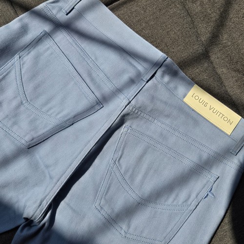 LOUIS VUITTON Men's Straight Leg Relaxed Button Fly Jeans Size 40 (~31 inch)