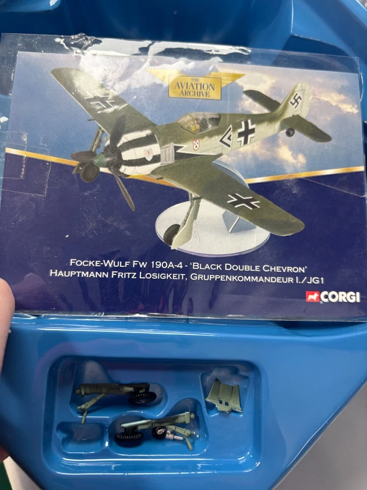 Corgi 1:72 Focke Wulf Fw 190A-4 Black Double Chevron AA34302 Aircraft Model - Image 4 of 4