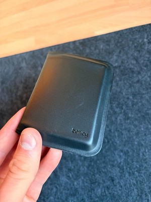 Bellroy Apex Slim Sleeve Wallet Raven RFID Leather Magnetic Bifold Used Once