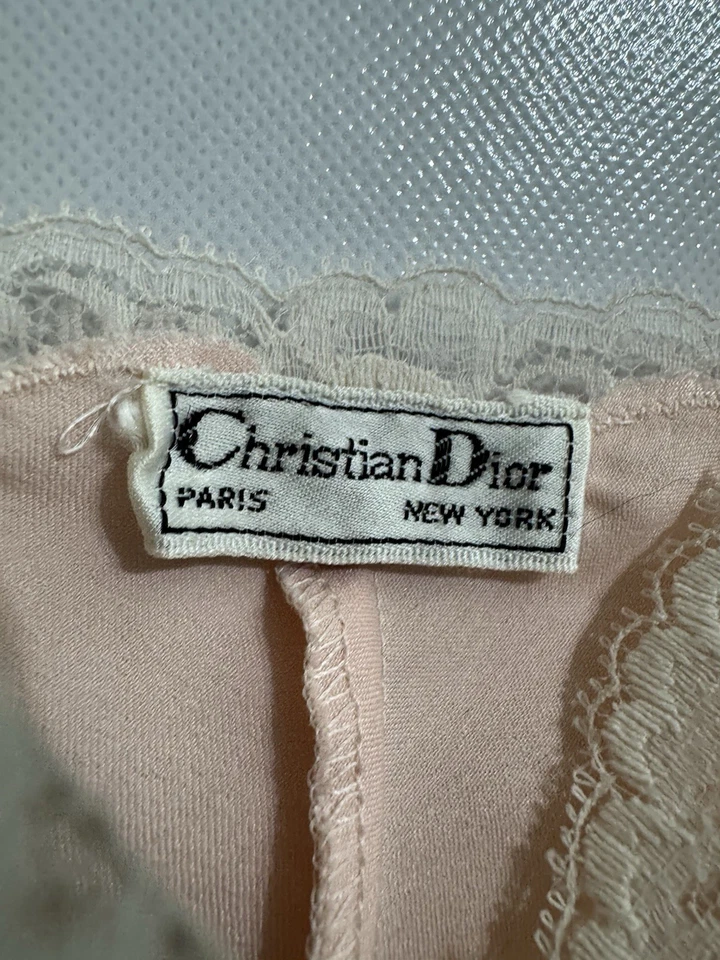 De Colección Christian Dior Mujer S Lencería Rosa Claro Encaje Borde Body Peluche Mameluco Foto 3 de 4