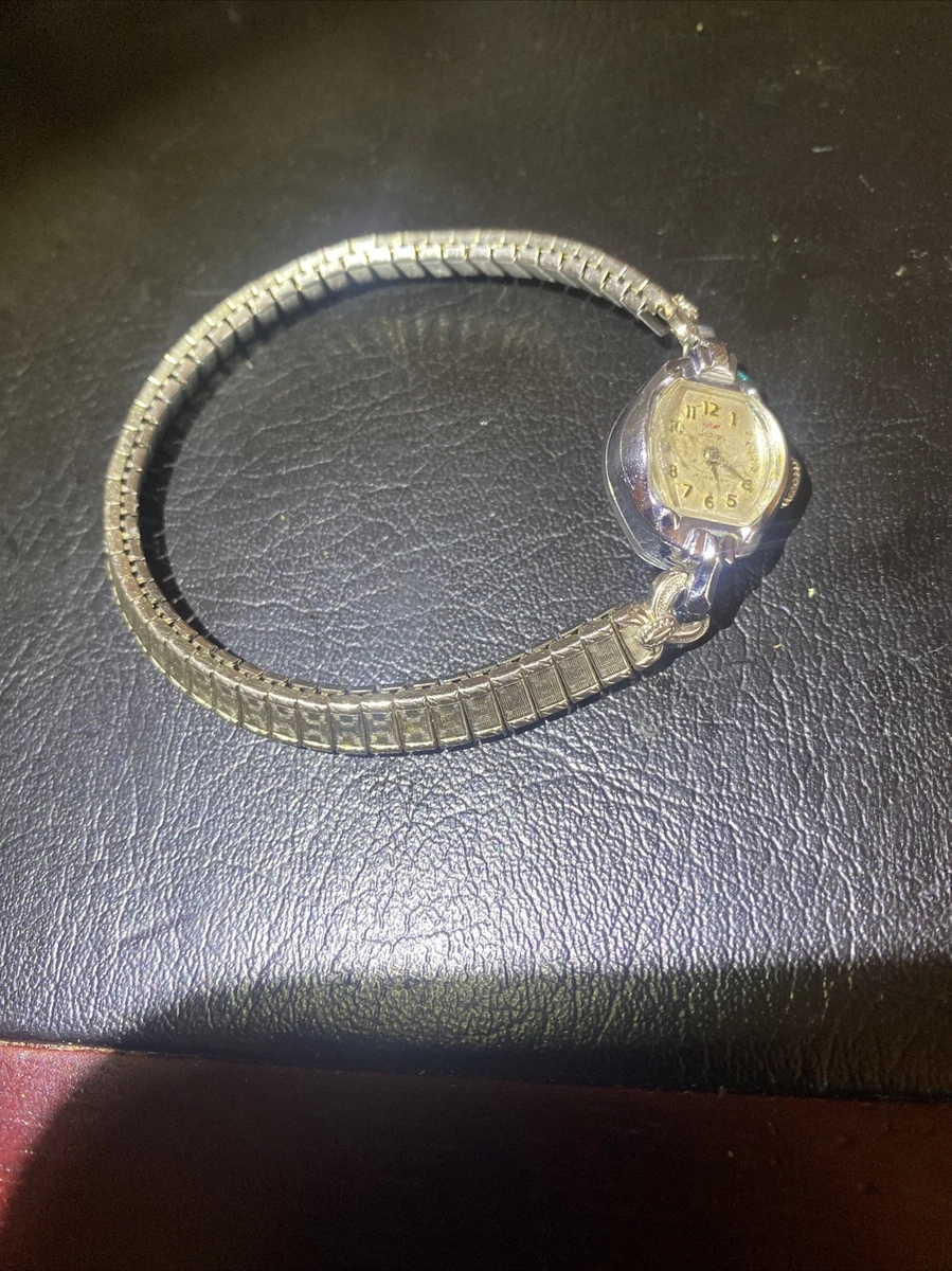 Gorgeous vintage Waltham ladies wrist watch 17 Jewels Swiss