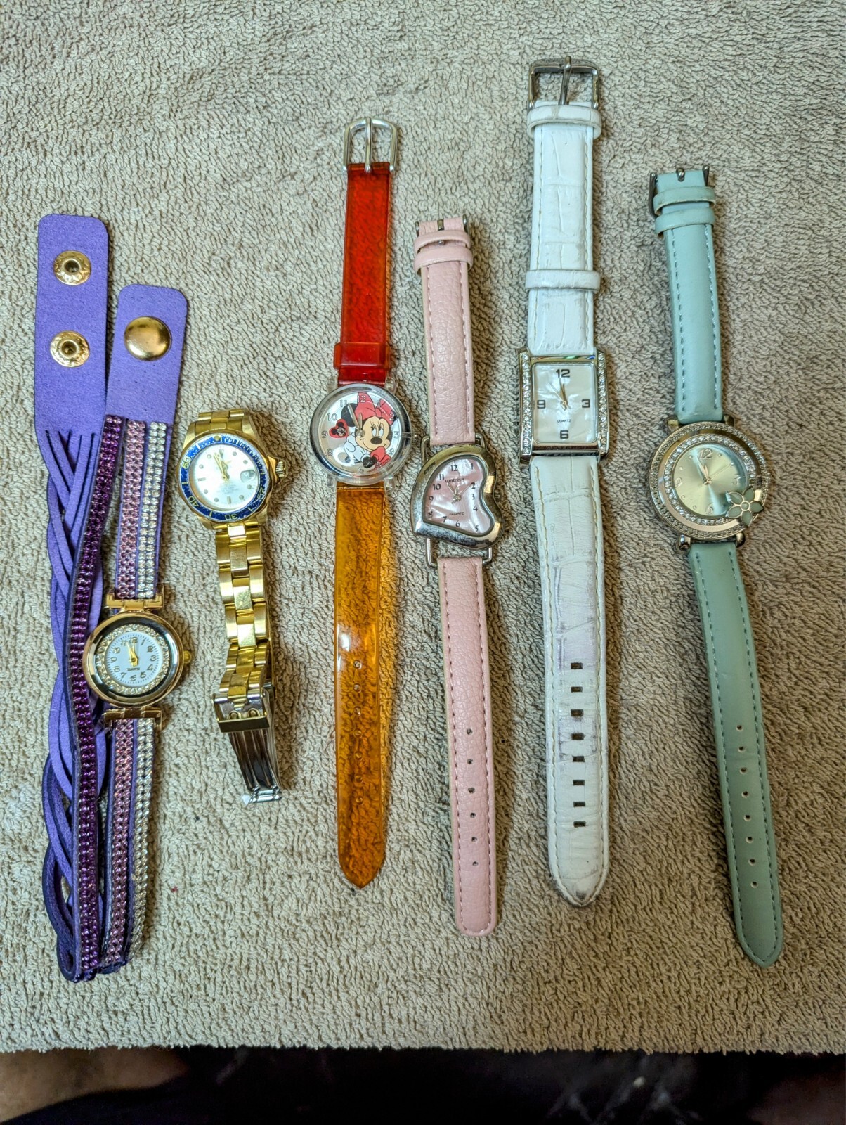 Vintage six-piece watch collection for men and women-image