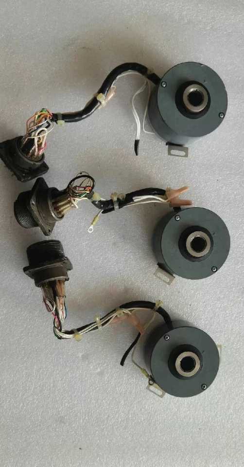RHS25D-P3-2000/4-1/2 -5-CA6-LD-MS-CM-S 二手编码器 测试 ok,DHL/FEDEX — 第 2/4 张图片