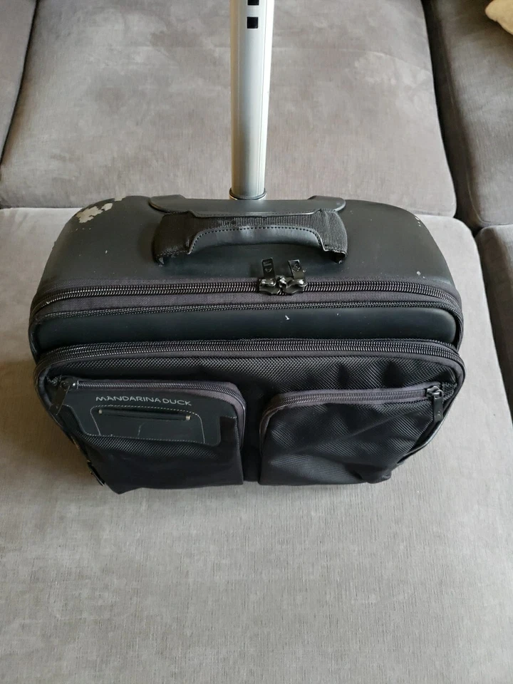 Mandarina Duck Rolling 2 Wheel Carry On Suitcase Black - Cleaned!  - Image 3 of 4