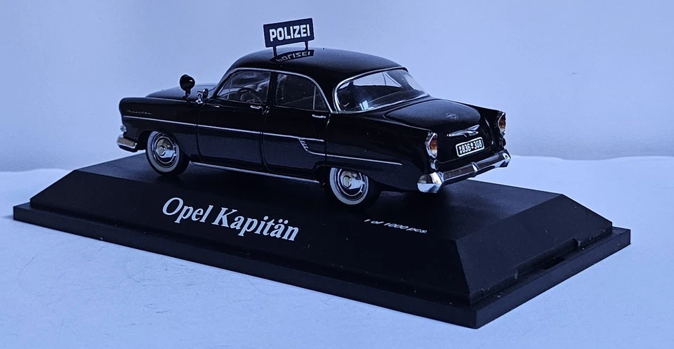 OPEL KAPITAN NOIR POLICE - "POLIZEI" - SCHUCO 02634 - ETAT NEUF EN BOITE 1:43 - Photo 2/4