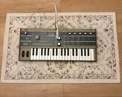 KORG microKORG Synthesizer Vocoder 37 Key Mini Keyboard w/ Mic Carrying Case