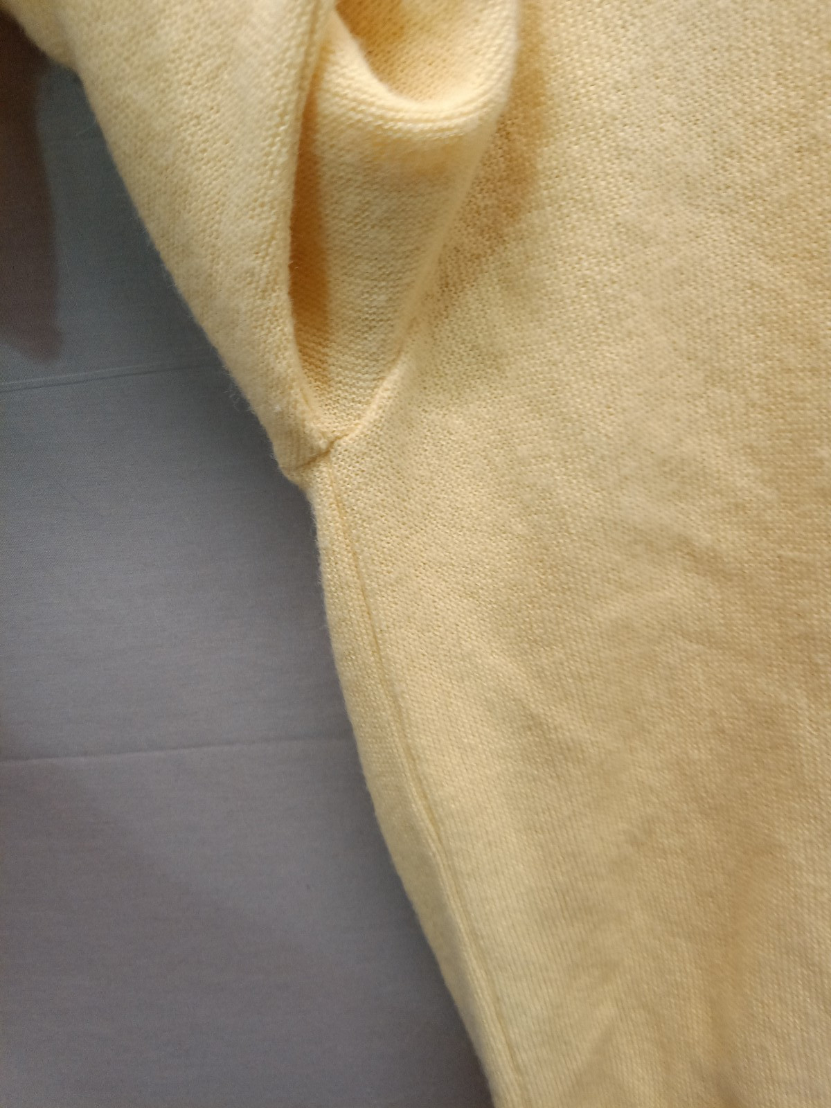 Men's Vintage Light Yellow Izod Lacoste V Neck Sweater U.S.A. M (C946) thumbnail 6