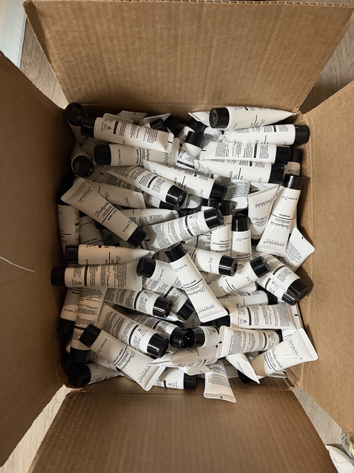 200 Pcs 4-IN-1 Hotel Body Wash Lotion Shampo Conditioner Mini Bulk Travel