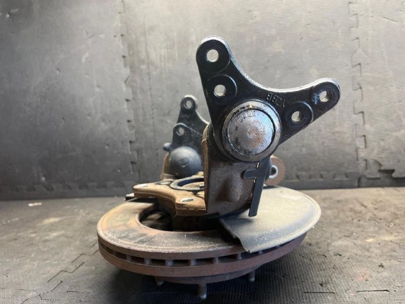 2004-2008 GMC Canyon Front Right Passenger Spindle Knuckle Assembly W/o Abs Oem - Image 3 of 4