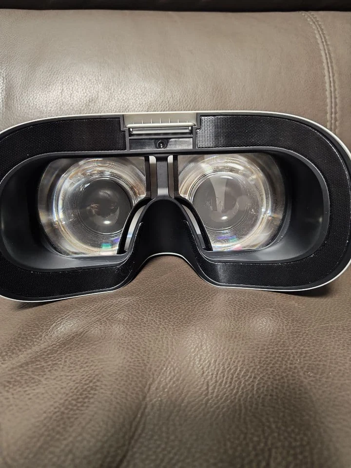 Fone de Ouvido Visual Sony XQZ-VG01A para Xperia VR Cinza Usado Muito Bom - Imagem 3 de 3