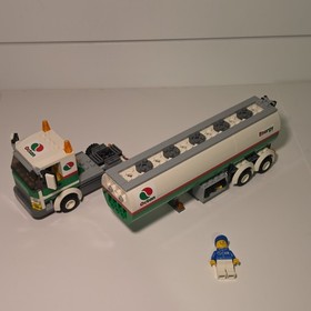 LEGO City 3180 Tank Truck Octan Truck Driver 222 pcs 2010 No Box