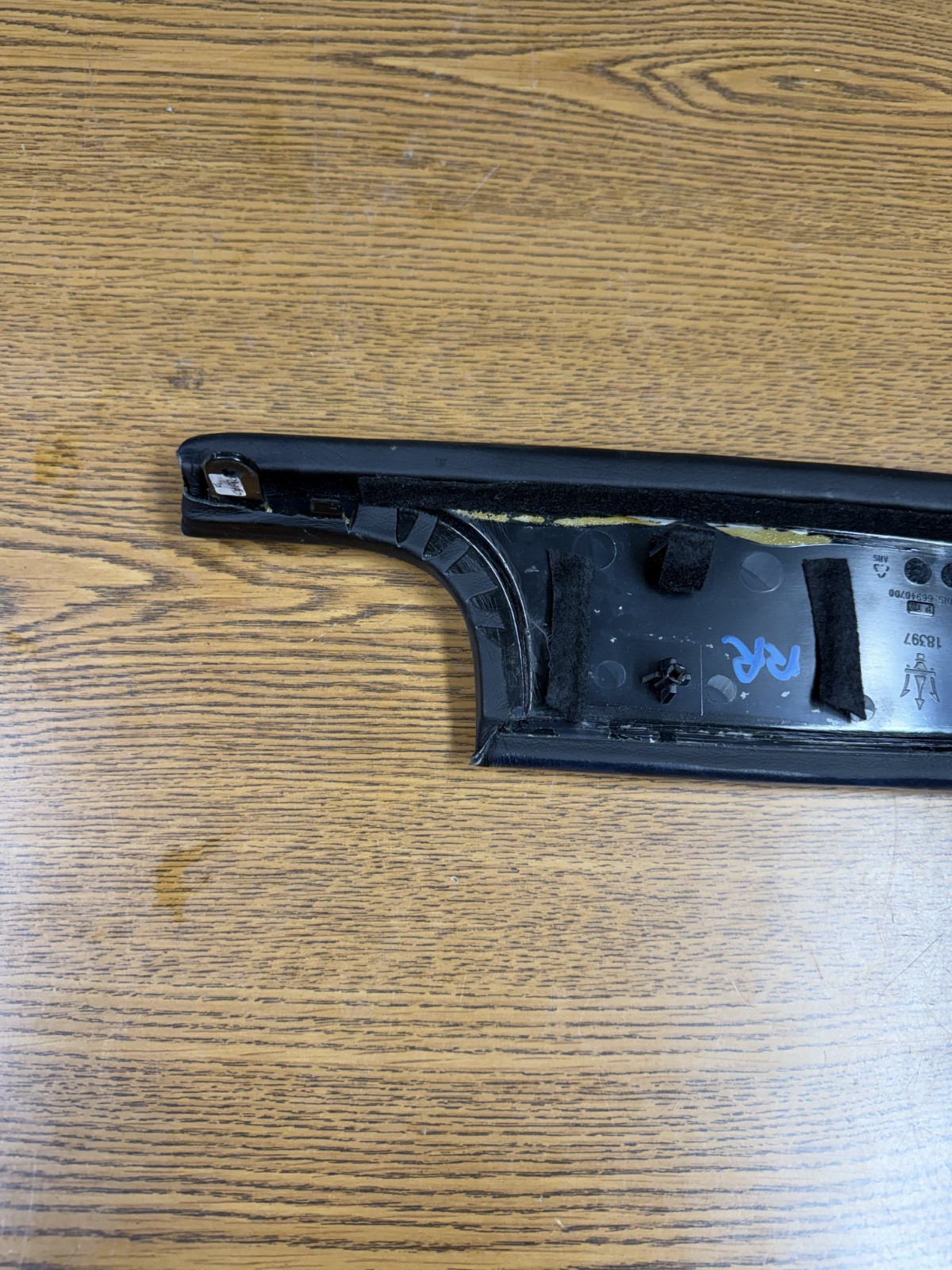 2003-2008 Maserati Quattroporte Right Passenger Rear Door Panel Armrest OEM