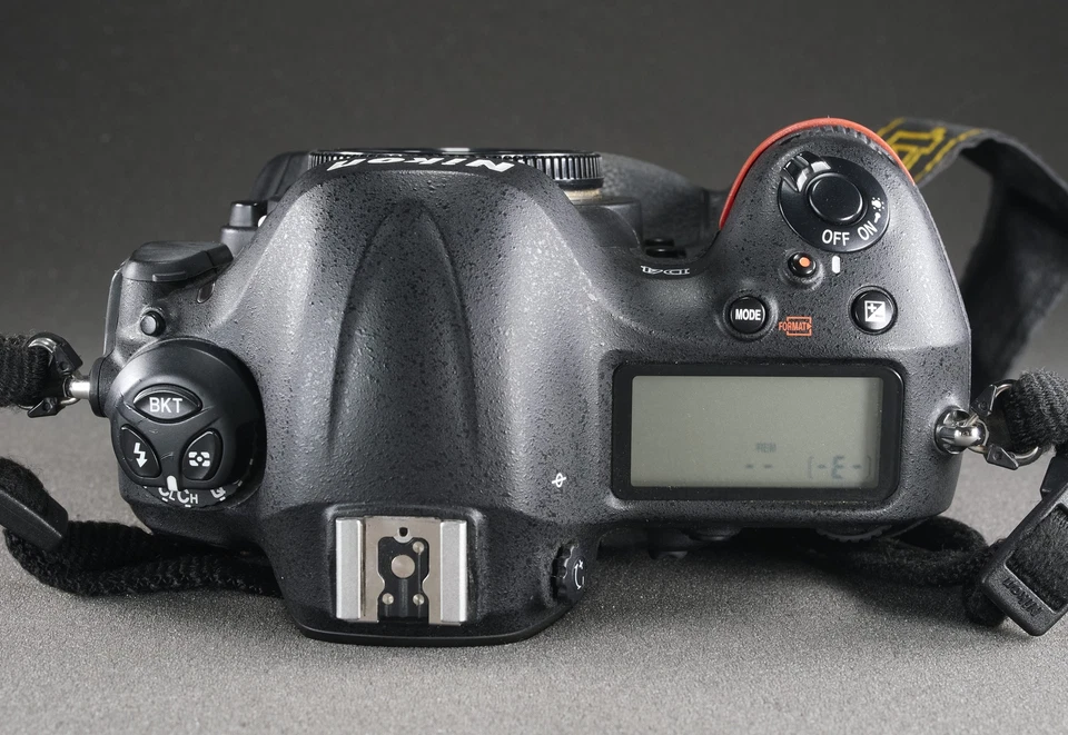 Nikon D D4 16.2 MP Digitalkamera im sehr guten Zustand 34.500 Auslösungen OVP - Bild 3 von 4