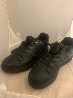 slip resistant tennis shoes