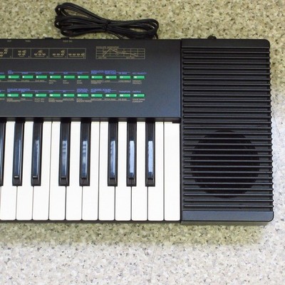 Yamaha DX27S 61-Key FM Synthesizer 1986 Vintage Keyboard w/ Built
