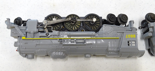 Lionel Union Pacific Locomotive and Tender 8607 / FedEx Free Shipping - Picture 10 of 21