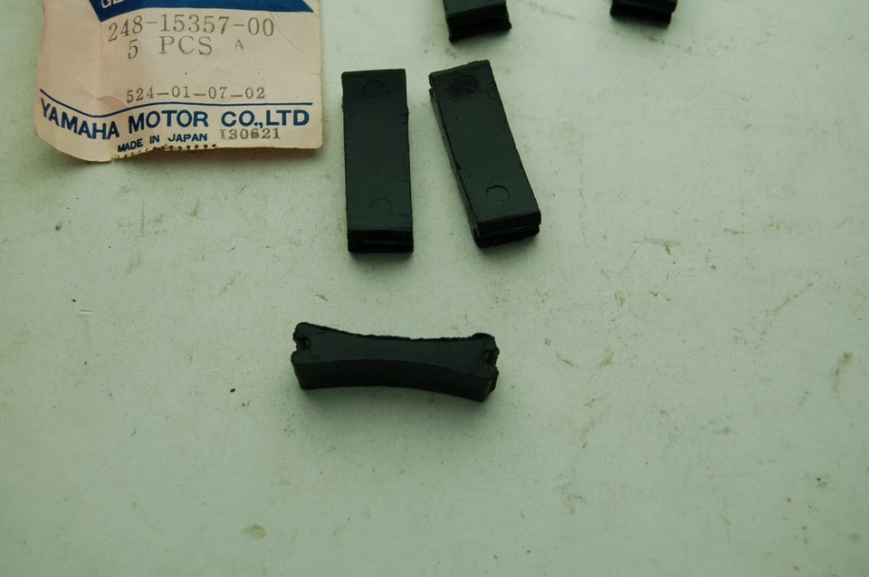 5 NOS YAMAHA AT1/2/3 CT1/2/3 HT1 LT2/3 DT125 1969-76 OJAL 248-15357-00-00  Foto 4 de 4