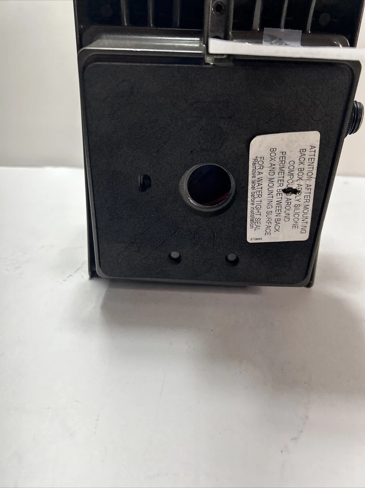 Cooper Lighting 19.2w Crosstour LED Wall Pack 3500K 127v White XTOR2A - Image 4 of 4