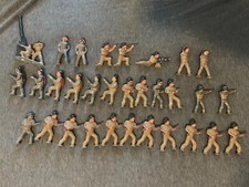 Set of 31 1930s Barclay Manoil Lead toy soldiers