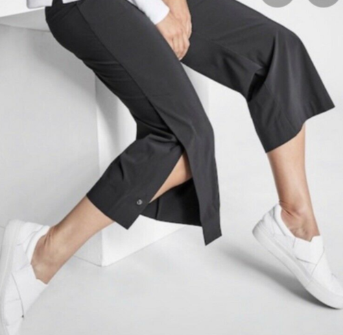 NWOT Athleta Tribeca Crop Pants in Navy 