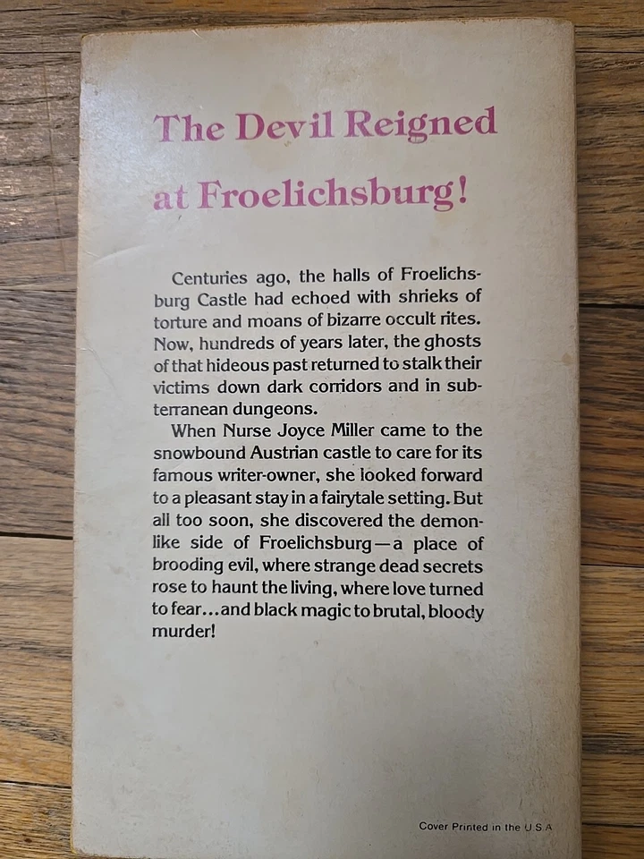 Vtg Mcm Scary Stories Book Lot, Alfred Hitchcock Presents, Graveyard Reader,... - Image 3 of 4