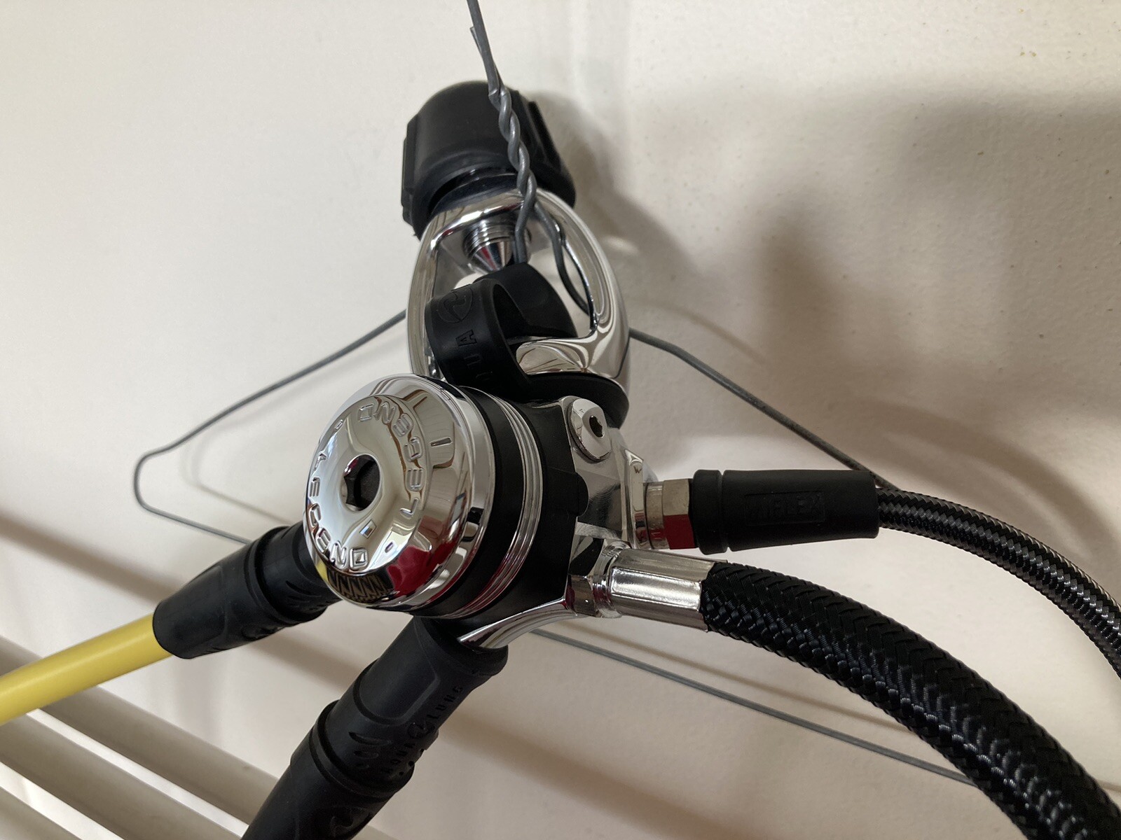 AQUALUNG Legend Regulator System + APEKS Pressure Gauge & Depth Gauge