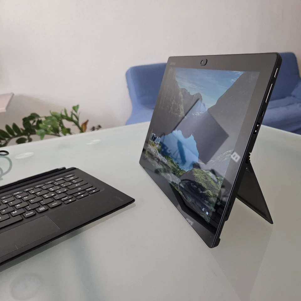 Lenovo Ideapad Miix 700 - Immagine 3 di 4