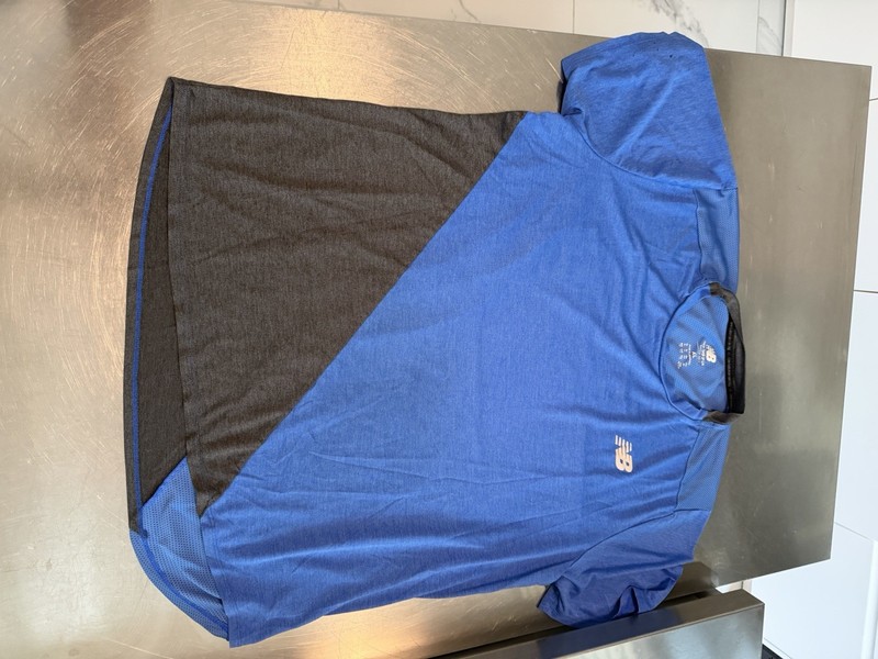 New Balance Men’s Running/Workout T-Shirt Size XL Color Blue ￼
