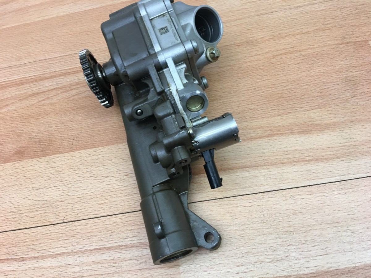 Mercedes W117 200 Benzin M270 Ölpumpe Ölförderpumpe Pumpe Motoröl  