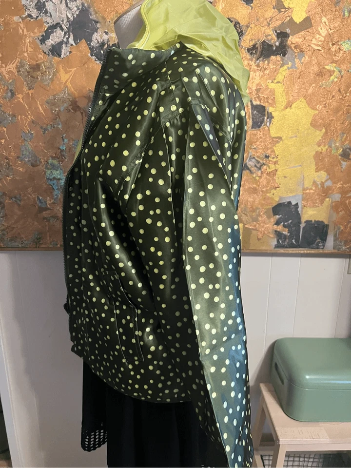 MycraPac-One Lime Green to Gteen Polka Dot Reversible Raincoat with Zip Away Hoo - Изображение 3 из 4