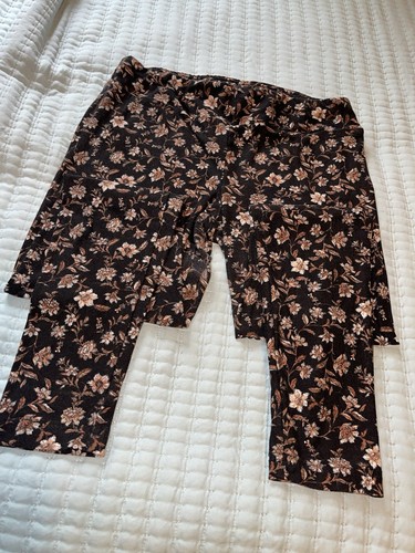 TIME and TRUE S (4-6) BLACK FLOWERY POLY. BLEND WOMEN'S PANT'S PRE-OWNED - Picture 2 of 8