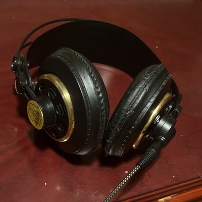 AKG K240 Over-Ear Headphones Black Gold Wired 3.5mm Jack Adjustable Headband