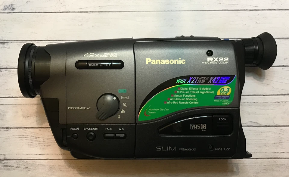 Telecamera Panasonic NV-RX22EG analogica - Immagine 2 di 4