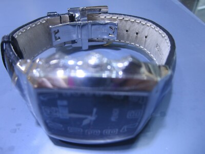 【美品】フェンディ ジャイロ 回転フェイス シルバー メンズ 腕時計 723 美品】フェンディ ジャイロ 回転フェイス シルバー メンズ