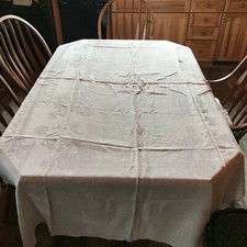 VTG Damask Rose Pattern white tablecloth 96 x 54 Flaw MP-2