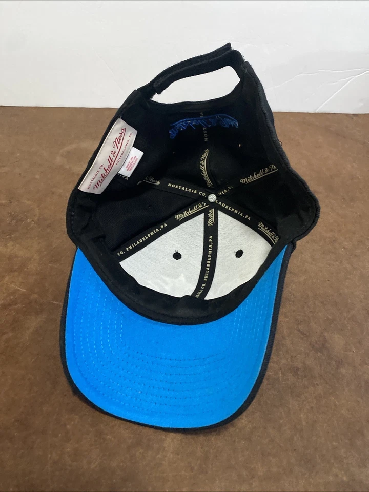 Gorra Orlando Magic Negra Retro Ajuste ROY Bajo Perfil Mitchell & Ness Ajustable Foto 4 de 4