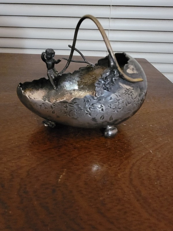 Antique Derby Silver Co 1890 Quadruple Plate Nut Dish Cherub