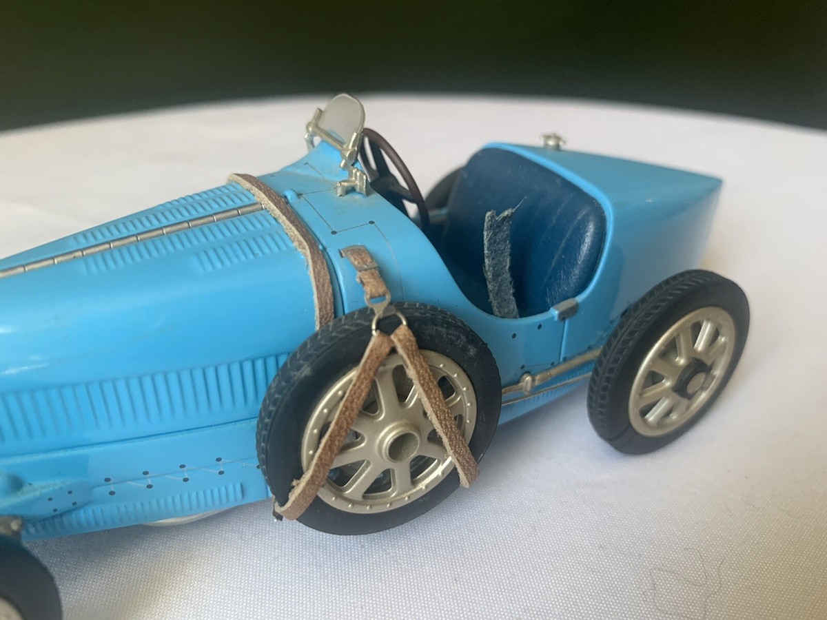 Franklin Mint 1924 Bugatti Type 35 Roadster 1/24 Scale Diecast 