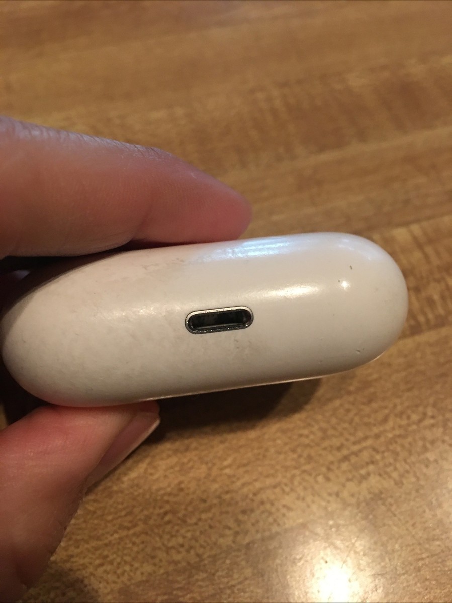 Apple AirPods Pro Magsafe Charging Case FOR PARTS ONLY A2190