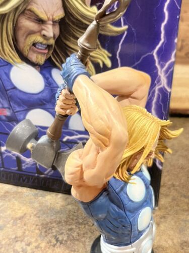 Ultimate Thor Mini Bust - Diamond Select 2003 - 1521/4000 Leggi - Foto 3 di 15